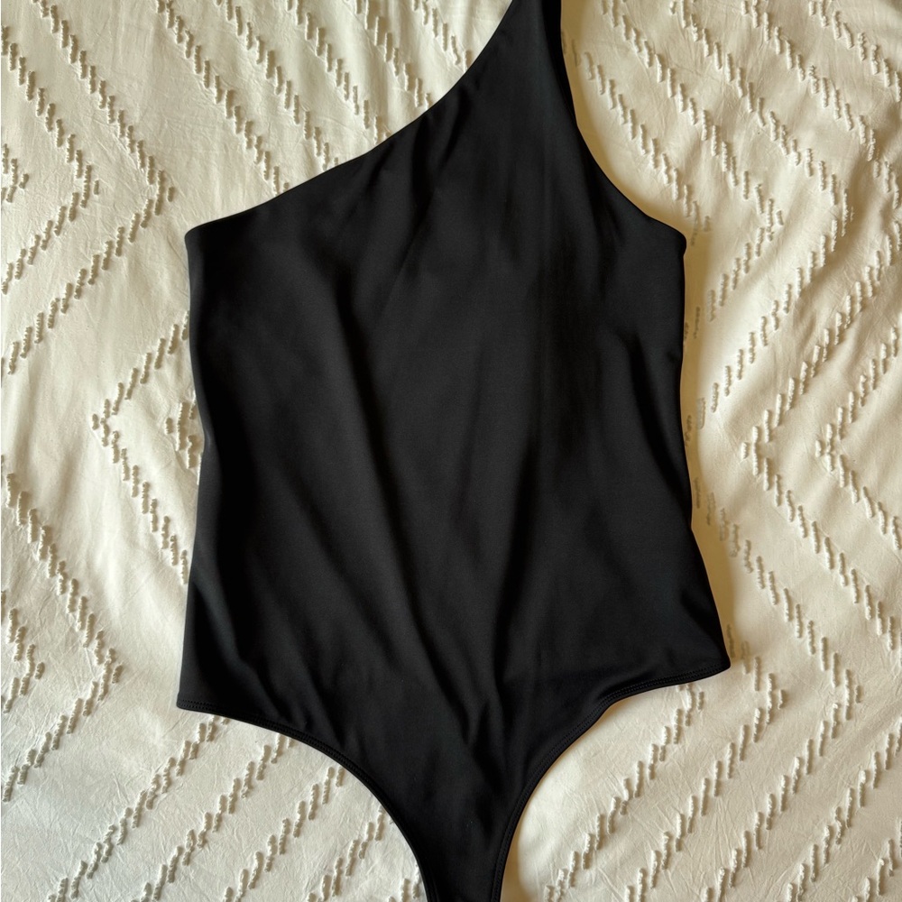 Express Black One-Shoulder Bodysuit